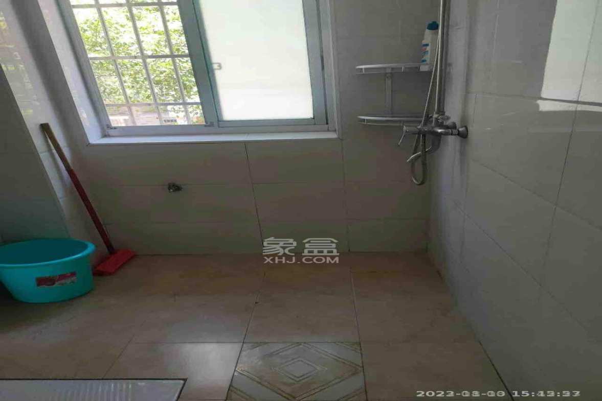 莲花小区 2室2厅1卫 1300.0元/月 莲花小区 2室2厅1卫 1300.0元/月室内图