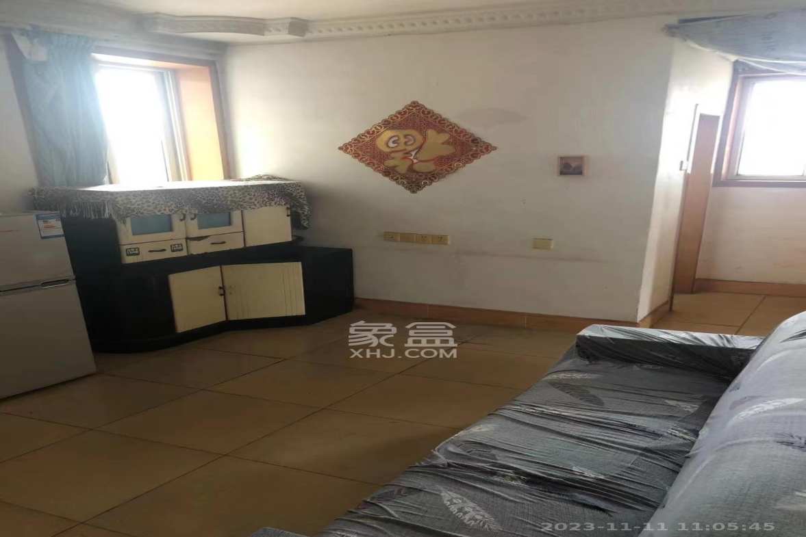 红旗区四片  2室2厅1卫   1800.00元/月室内图1