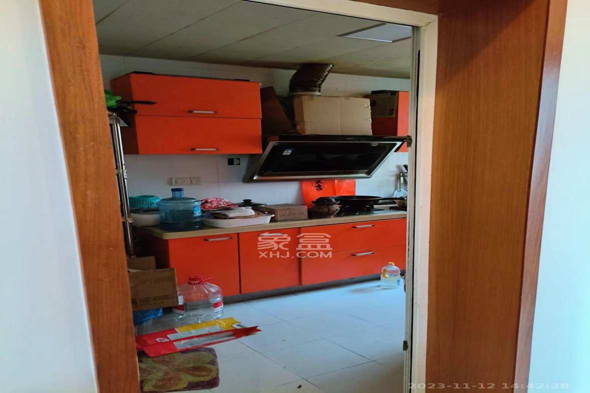 鑫天芙蓉 3室2厅2卫 2800.0元/月 鑫天芙蓉 3室2厅2卫 2800.0元/月室内图