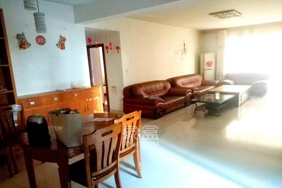 理工大学职工单位房青年汇 3室2厅2卫 2200.0元/月 理工大学职工单位房青年汇 3室2厅2卫 2200.0元/月室内图