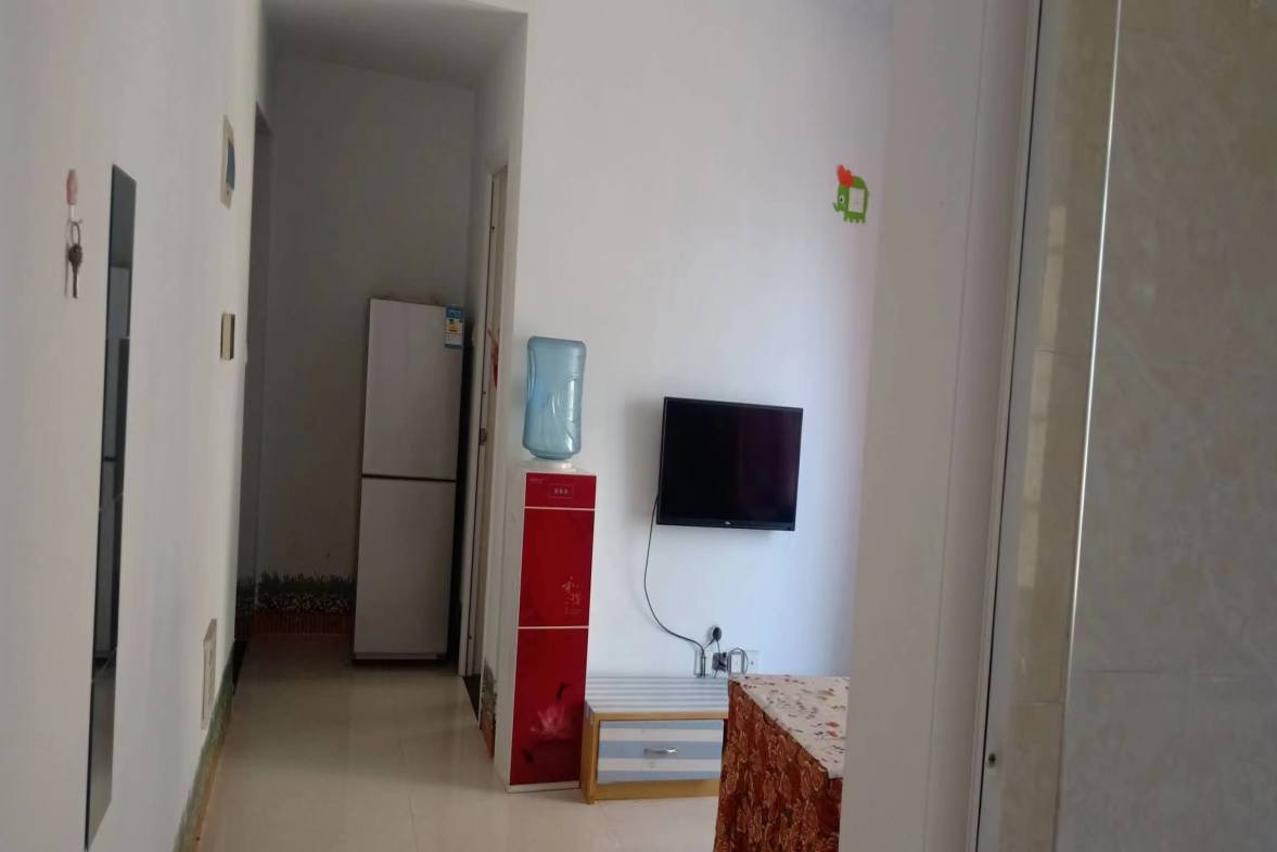 华湘贵府  1室1厅1卫    1100.0元/月室内图