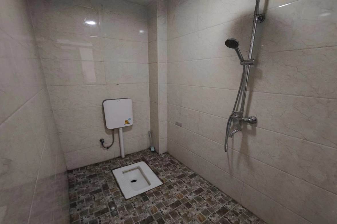 羊舞岭小区  3室2厅2卫   1600.00元/月室内图