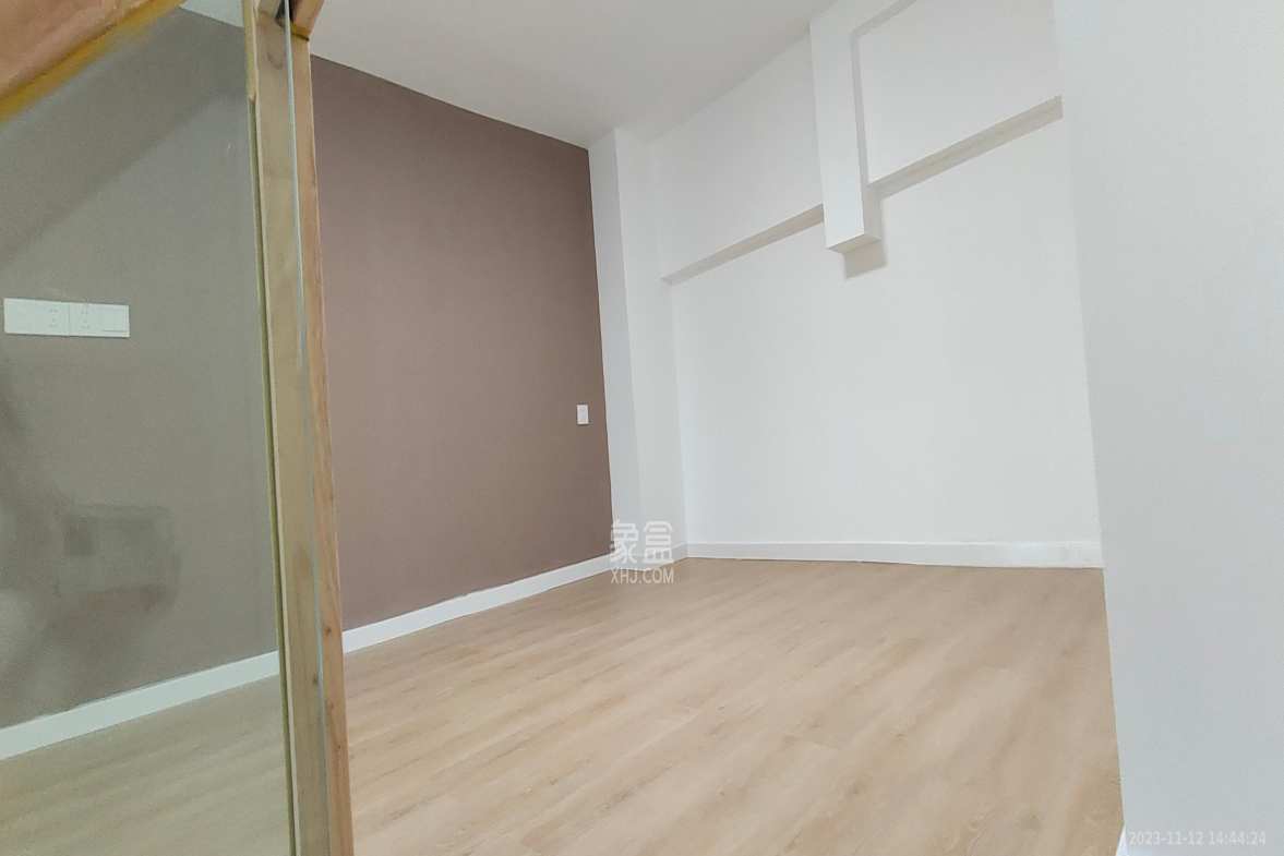 太阳城  1室1厅1卫    1800.0元/月室内图