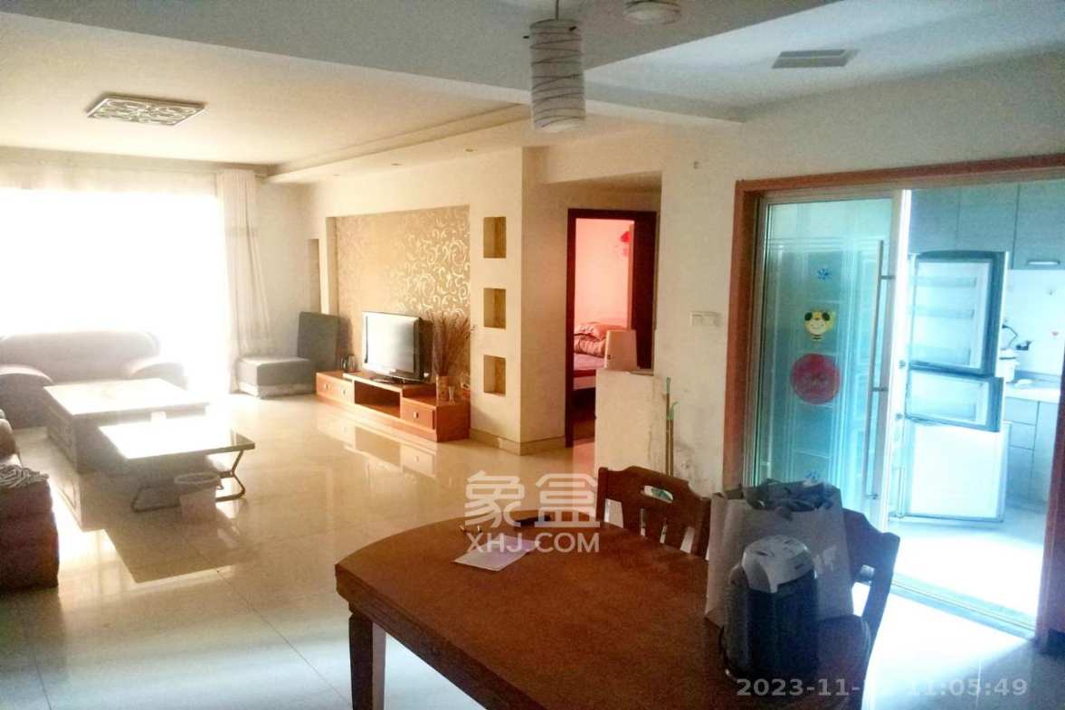 理工大学职工单位房青年汇 3室2厅2卫 2200.0元/月 理工大学职工单位房青年汇 3室2厅2卫 2200.0元/月室内图