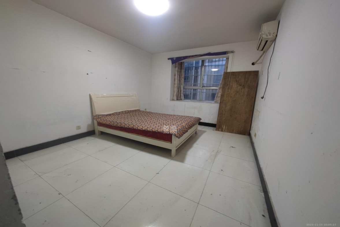 佳园星城  3室2厅1卫    1600.0元/月室内图