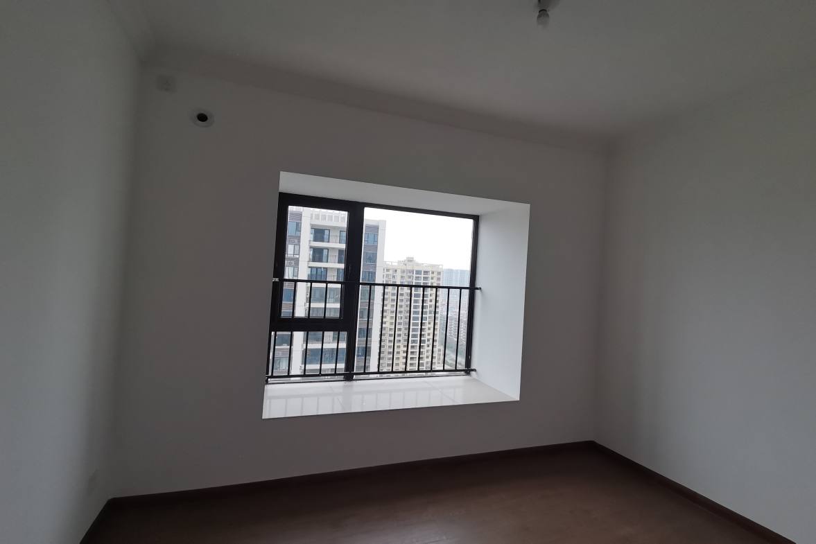 碧桂园正央时代  4室2厅2卫    108.0万客厅