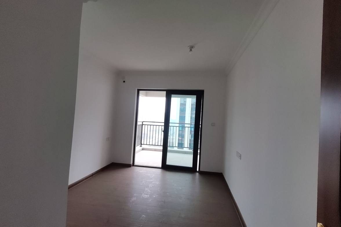 碧桂园正央时代  4室2厅2卫    108.0万客厅