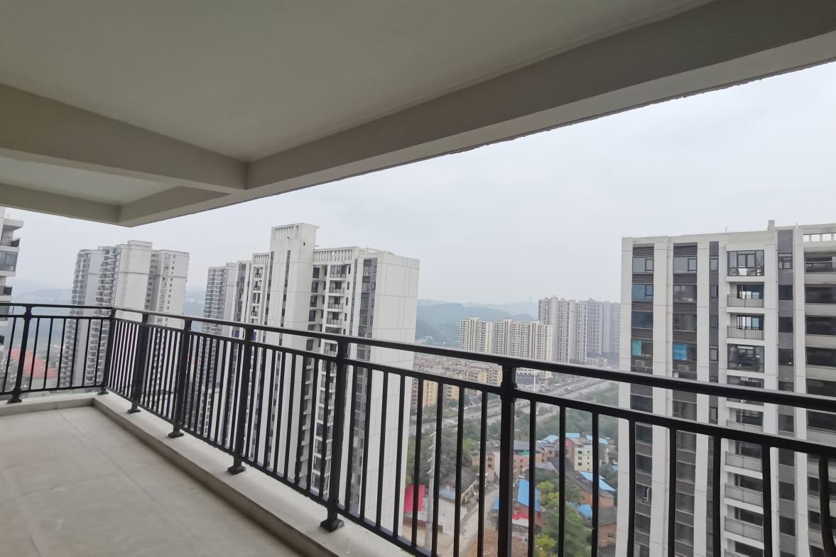 碧桂园正央时代  4室2厅2卫    108.0万室内图1