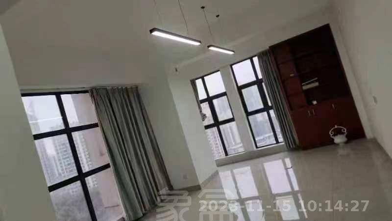 东方时代广场  1室1厅1卫    1300.0元/月 东方时代广场  1室1厅1卫    1300.0元/月室内图