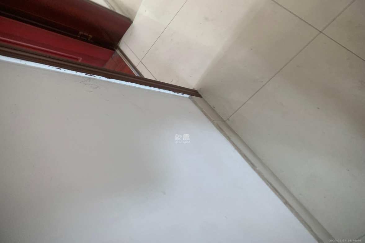 开源鑫苑  4室2厅2卫   2300.00元/月室内图