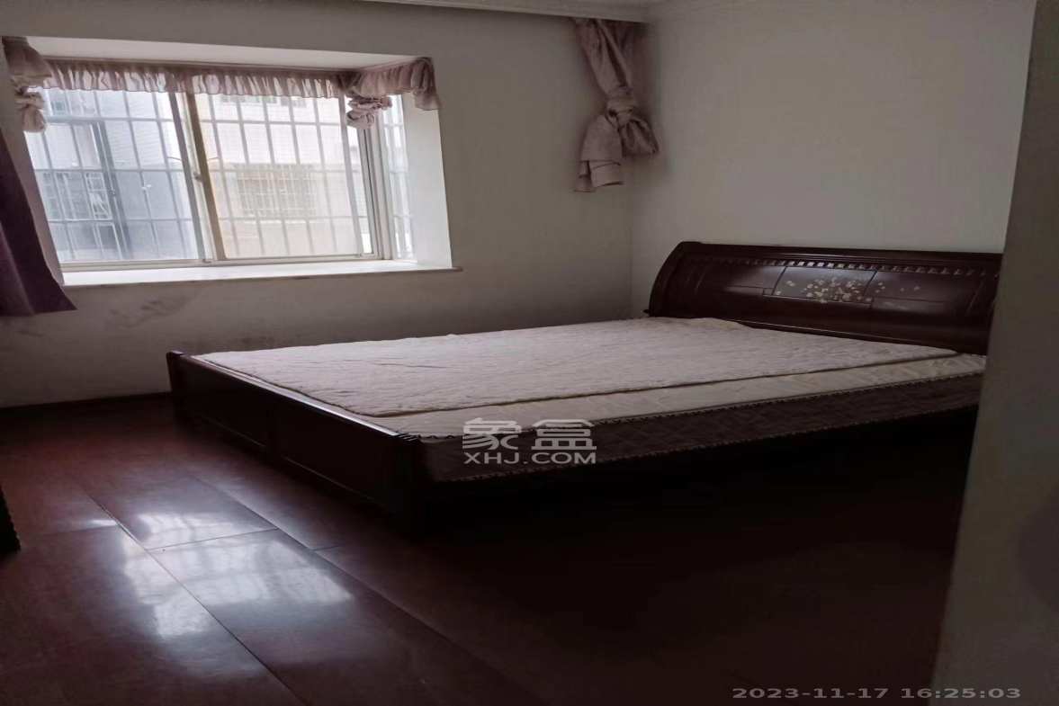 湘绣城  3室2厅1卫    1400.0元/月室内图