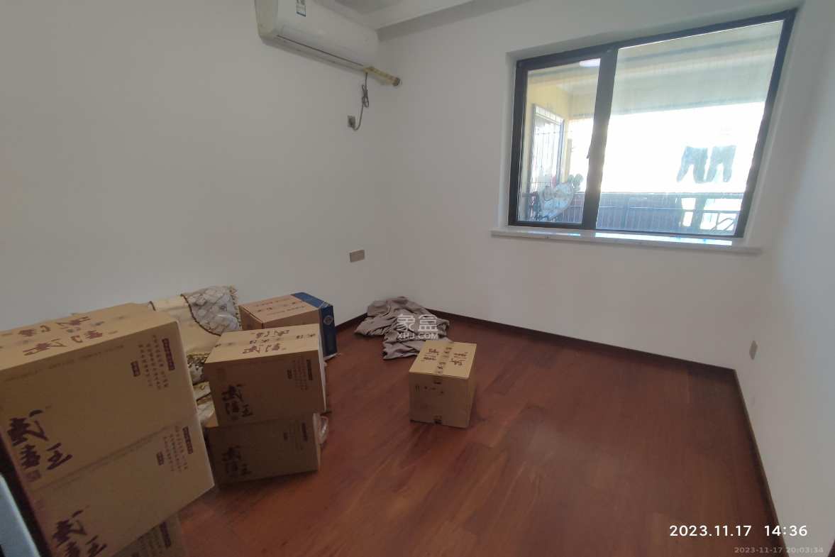 星城春晓  3室2厅1卫    1800.0元/月室内图