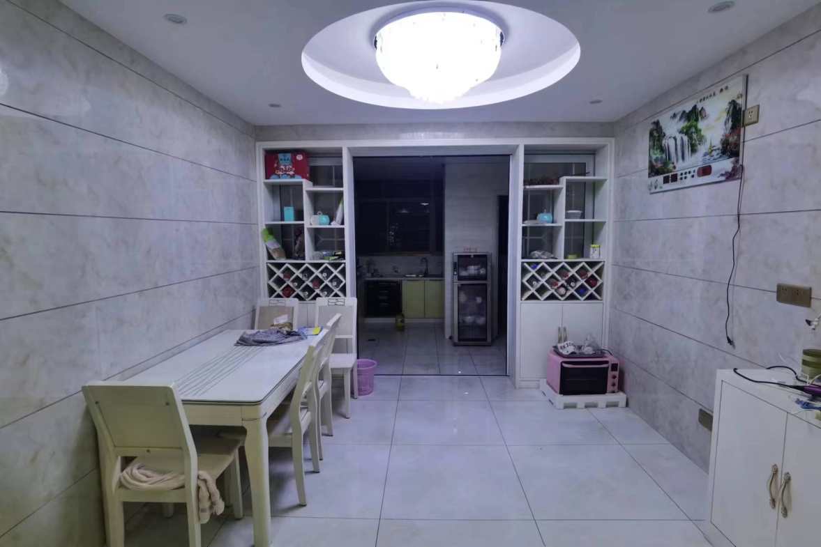 世纪花苑  4室2厅2卫    68.0万其他