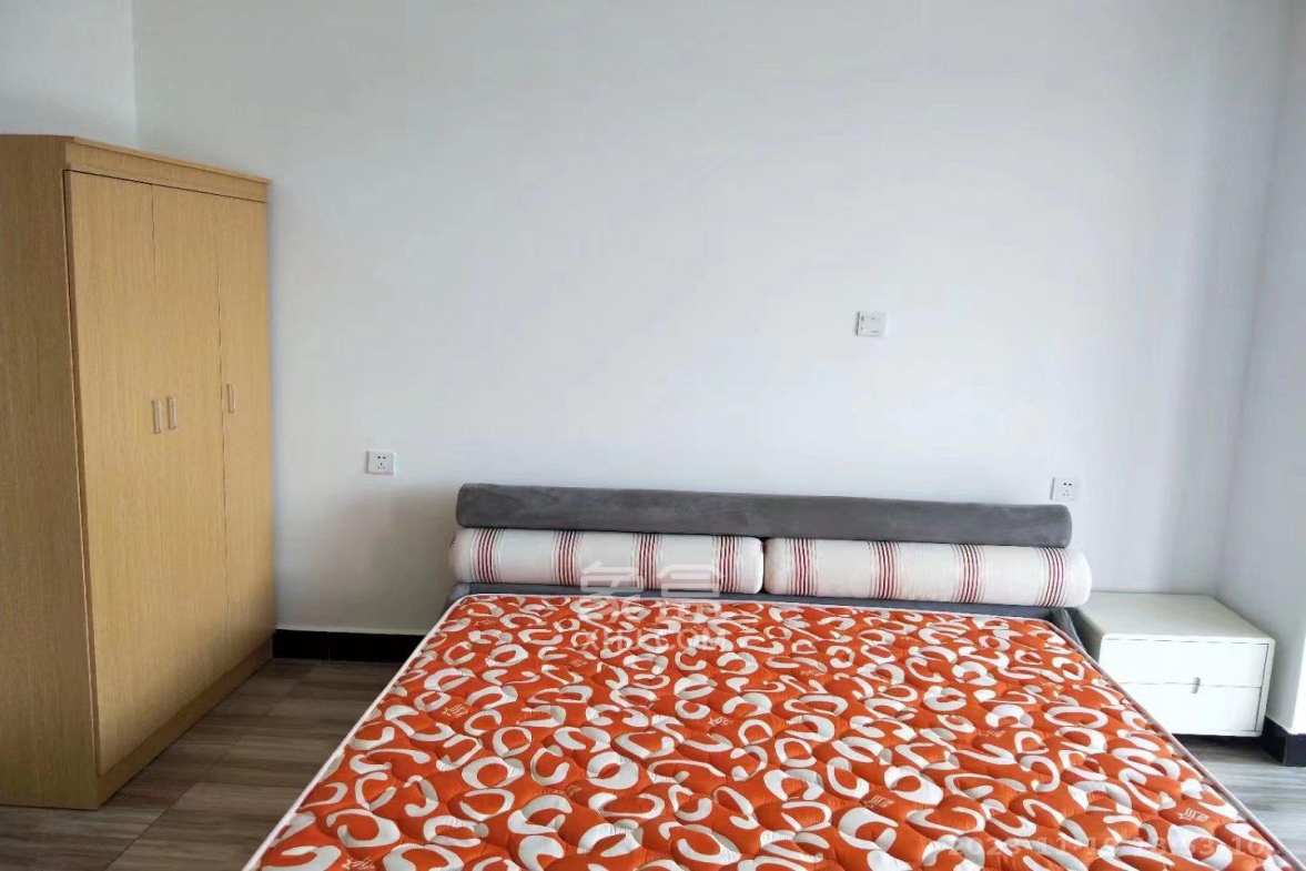 颐和佳园  3室2厅2卫    2800.0元/月 颐和佳园  3室2厅2卫    2800.0元/月室内图