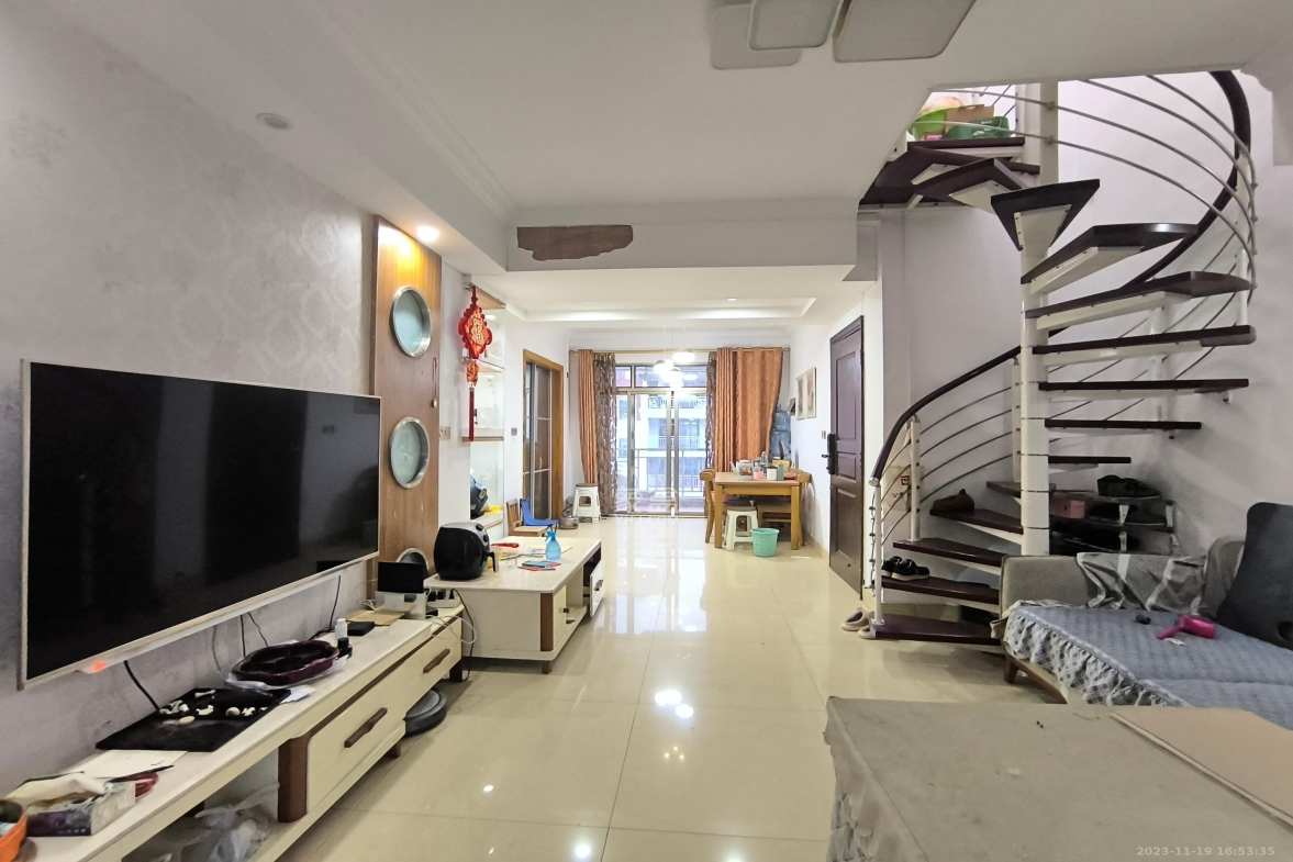 碧桂园威尼斯城  3室2厅2卫    2300.0元/月 碧桂园威尼斯城  3室2厅2卫    2300.0元/月室内图