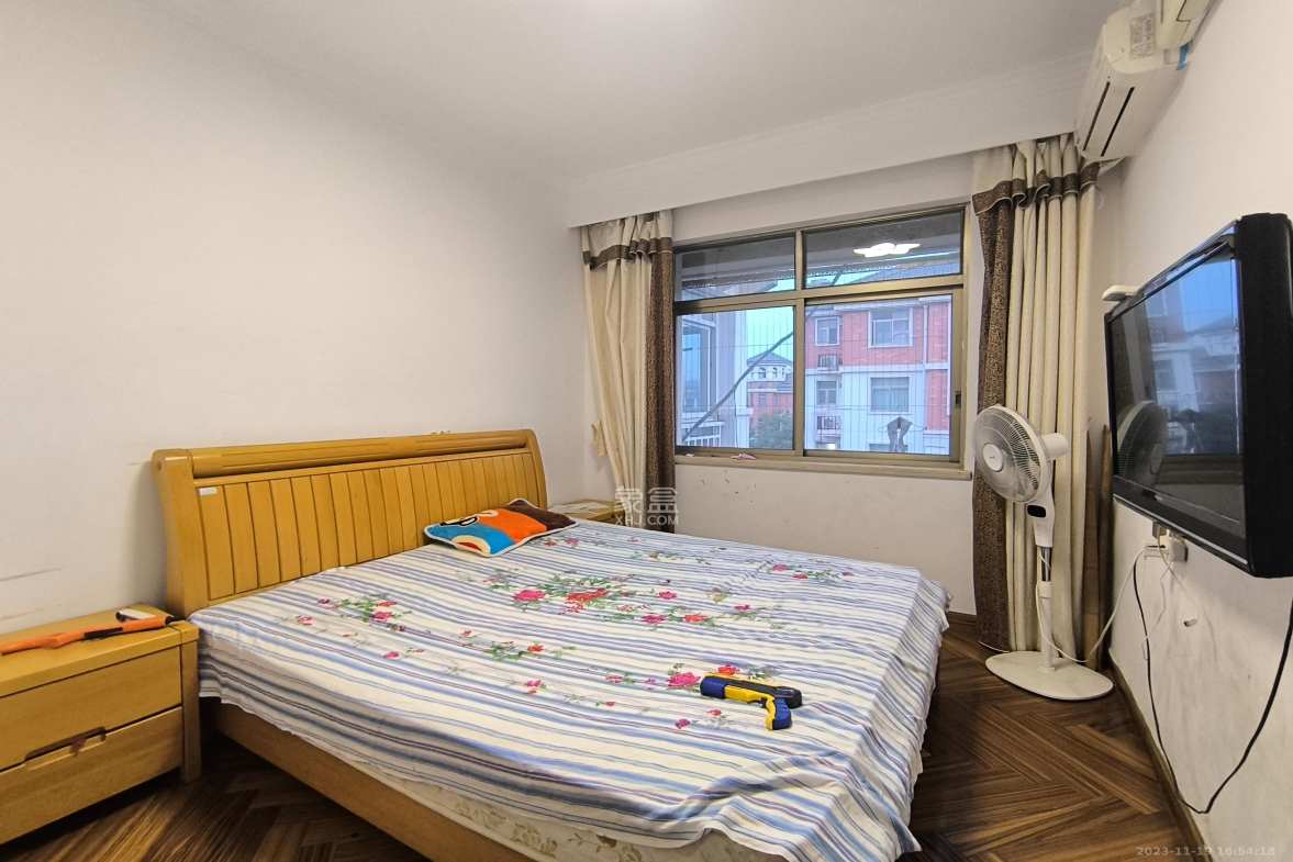 碧桂园威尼斯城  3室2厅2卫    2300.0元/月 碧桂园威尼斯城  3室2厅2卫    2300.0元/月室内图