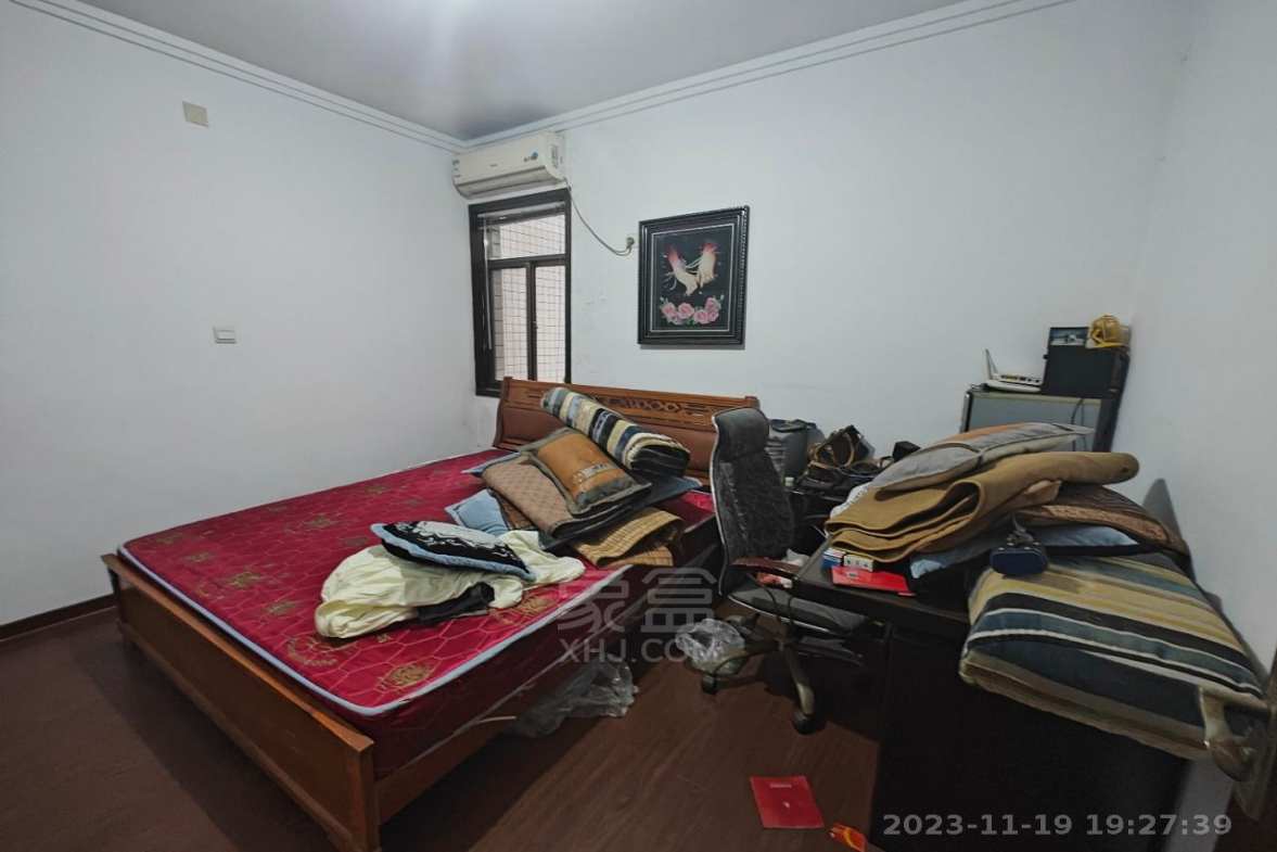 万鸿世家  3室2厅2卫    1200.0元/月室内图