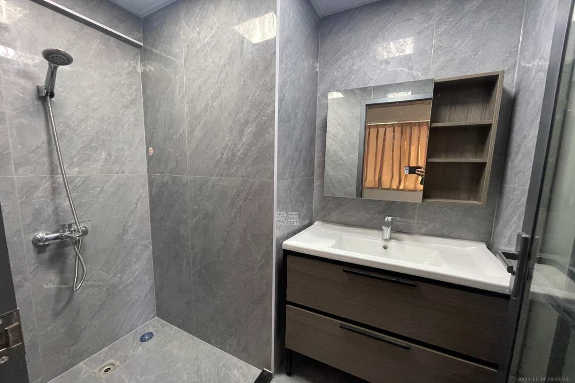 湘域中央 1室1厅1卫 16000.0元/月 湘域中央 1室1厅1卫 16000.0元/月室内图