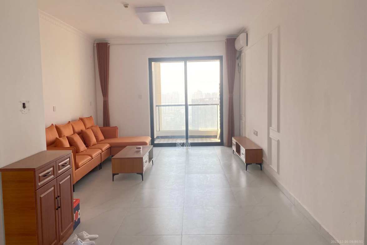 复地崑玉国际一期  4室2厅2卫    6000.0元/月室内图1