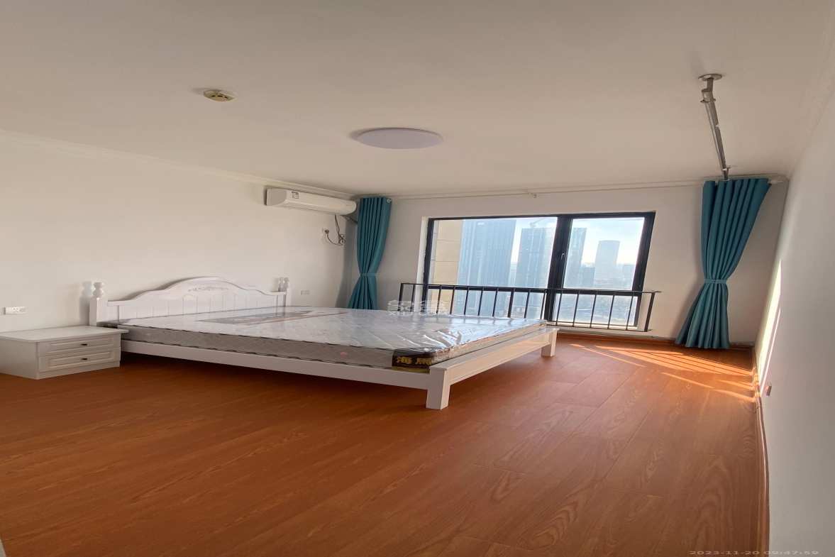 复地崑玉国际一期  4室2厅2卫    6000.0元/月室内图