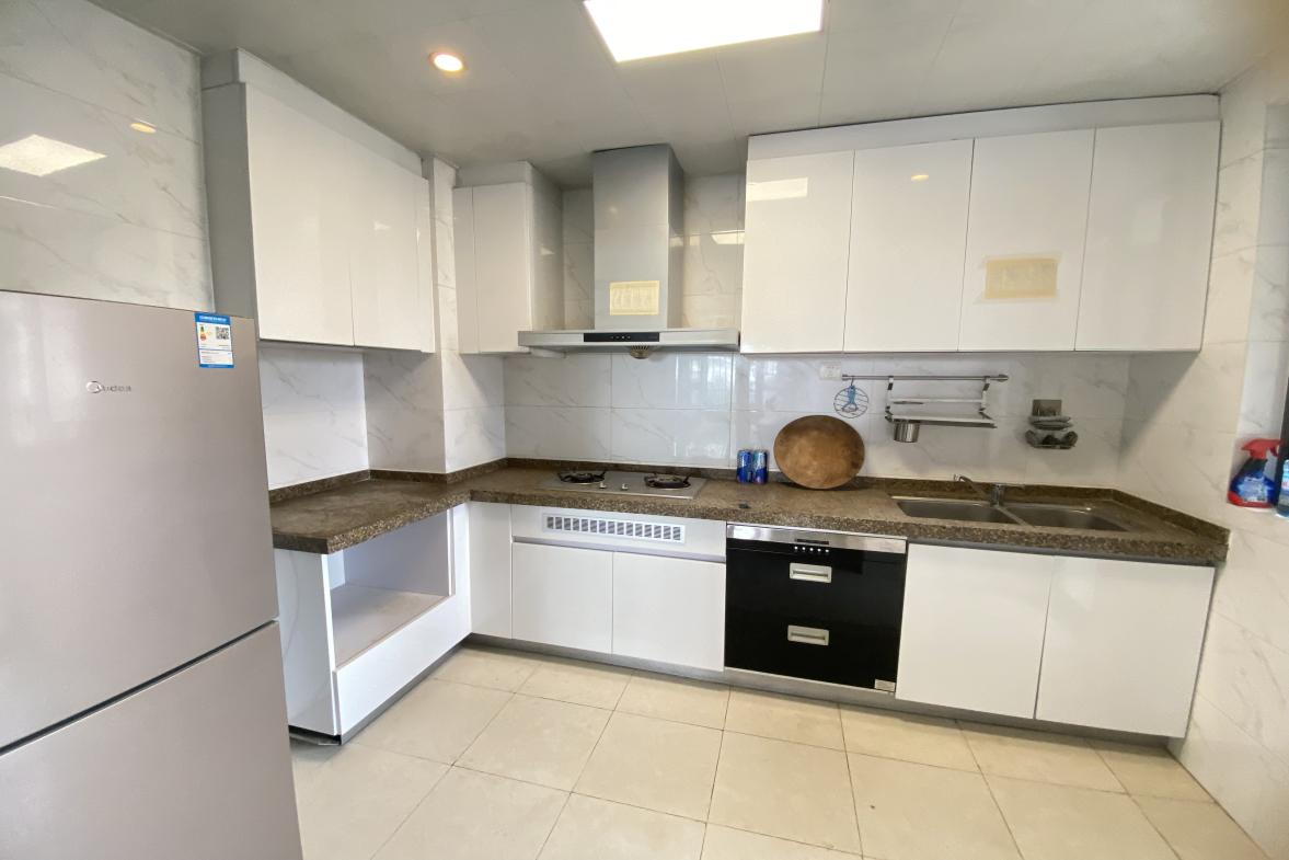 恒大绿洲 3室2厅2卫 1600.0元/月 恒大绿洲 3室2厅2卫 1600.0元/月室内图