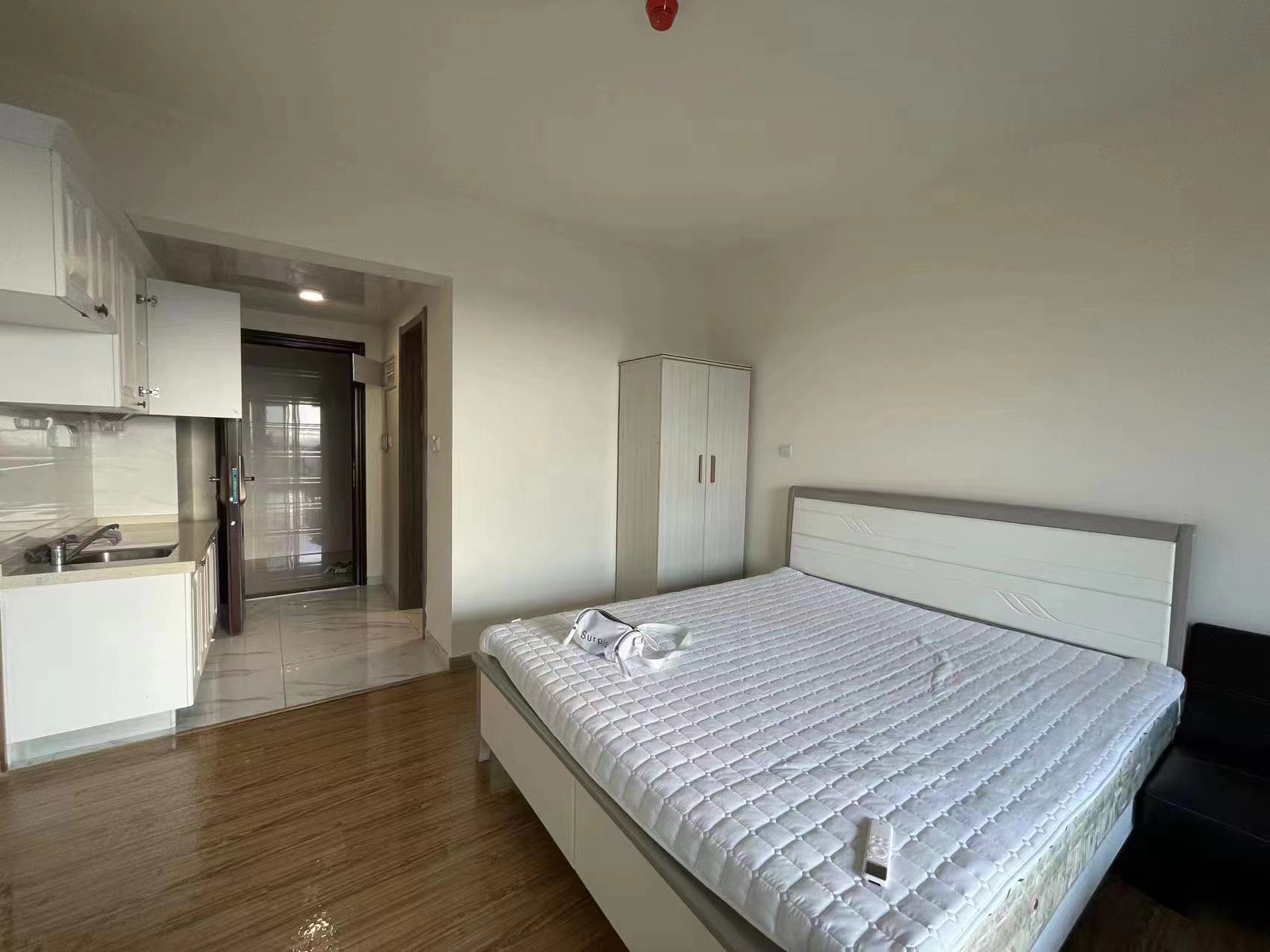 华耀碧桂园十里江湾誉峯  1室1厅1卫    1500.0元/月