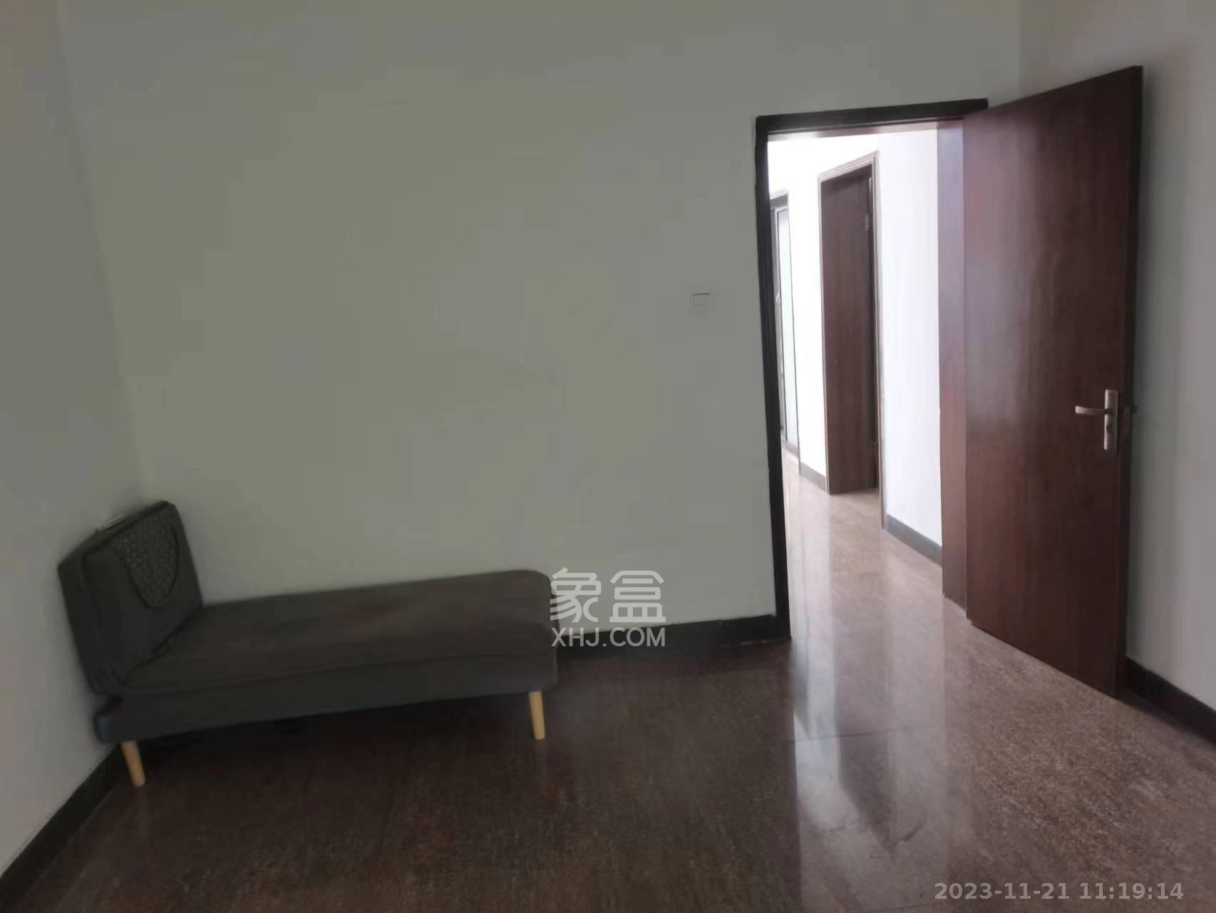 繁城西村   70.0㎡      2200.0元/月室内图