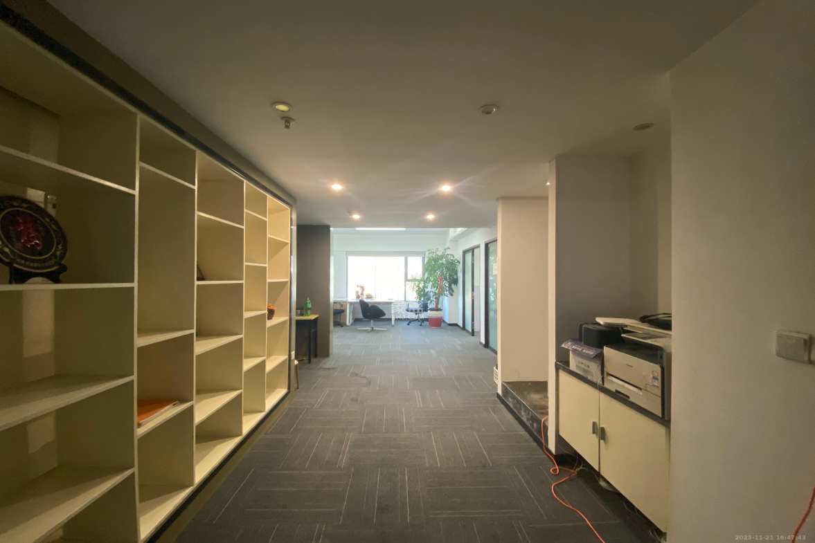 东怡外国（南湖一号)  1室1厅1卫    13500.0元/月室内图