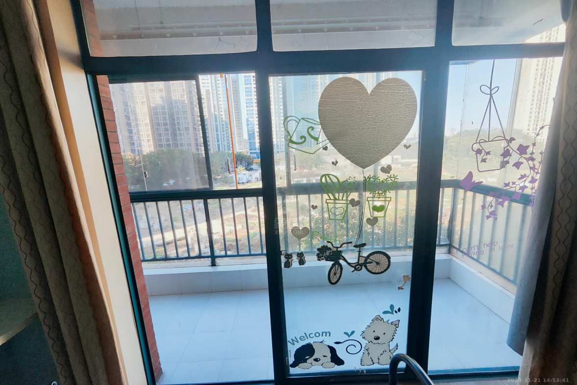 尚格名城向左向右  1室1厅1卫    1100.0元/月室内图