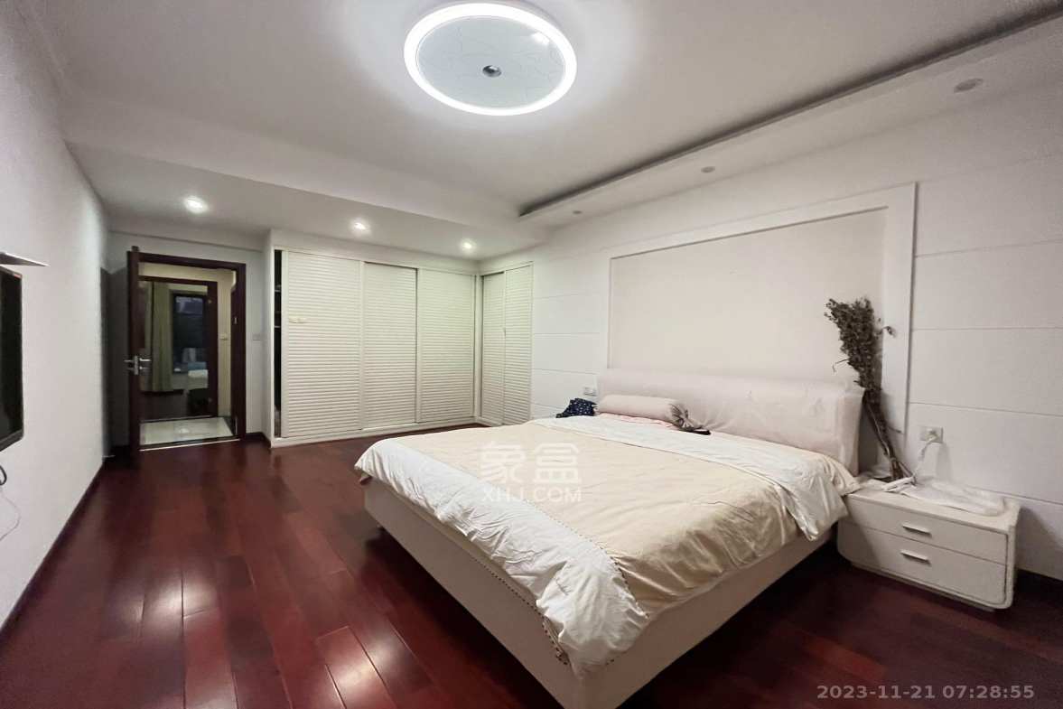 深业睿城  3室2厅2卫    3000.0元/月室内图