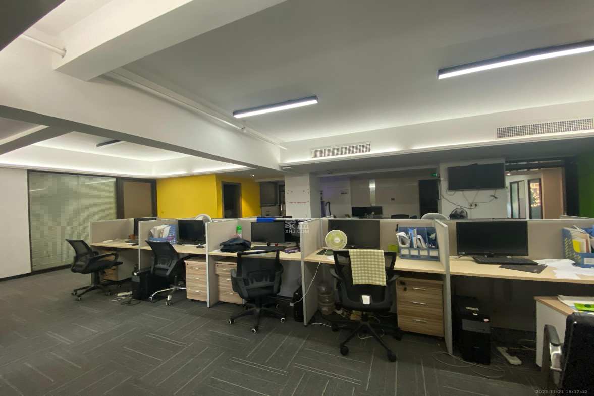 东怡外国（南湖一号)  1室1厅1卫    13500.0元/月室内图