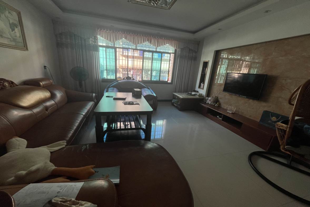 王家小区 3室2厅2卫 53.80万 王家小区 3室2厅2卫 53.80万客厅