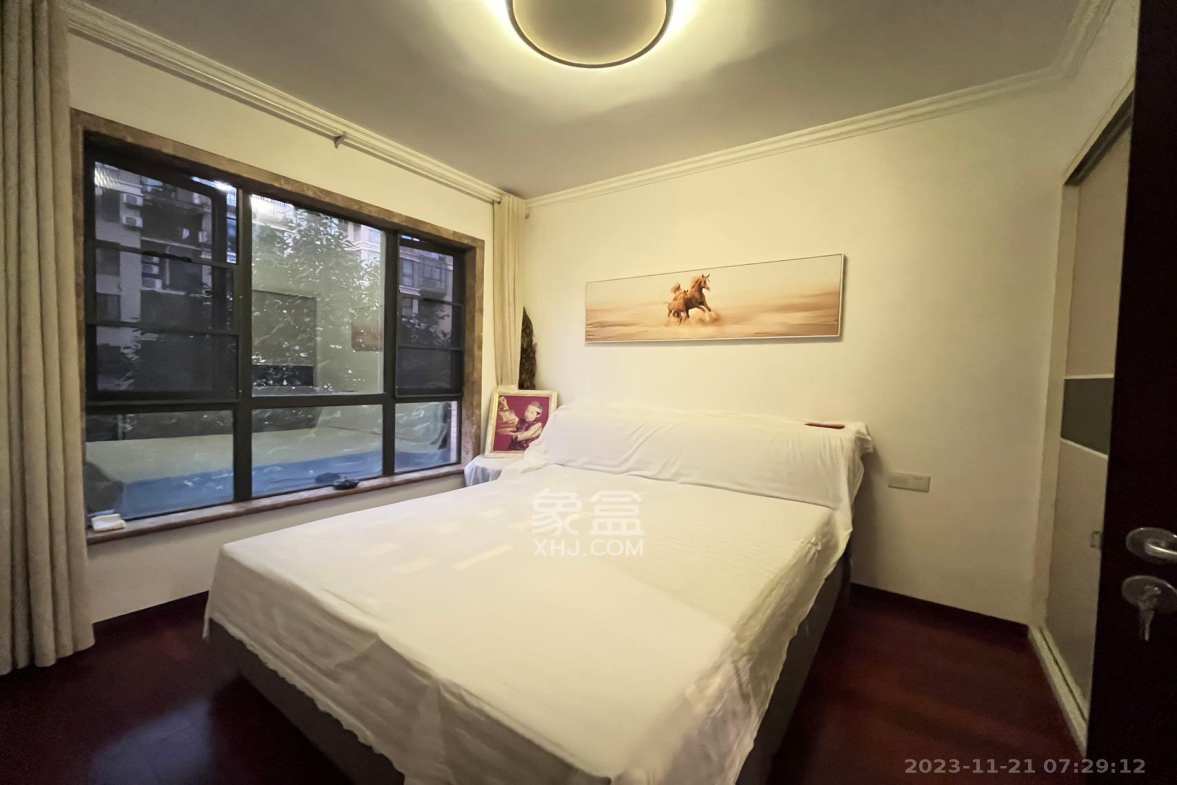 深业睿城  3室2厅2卫    3000.0元/月室内图