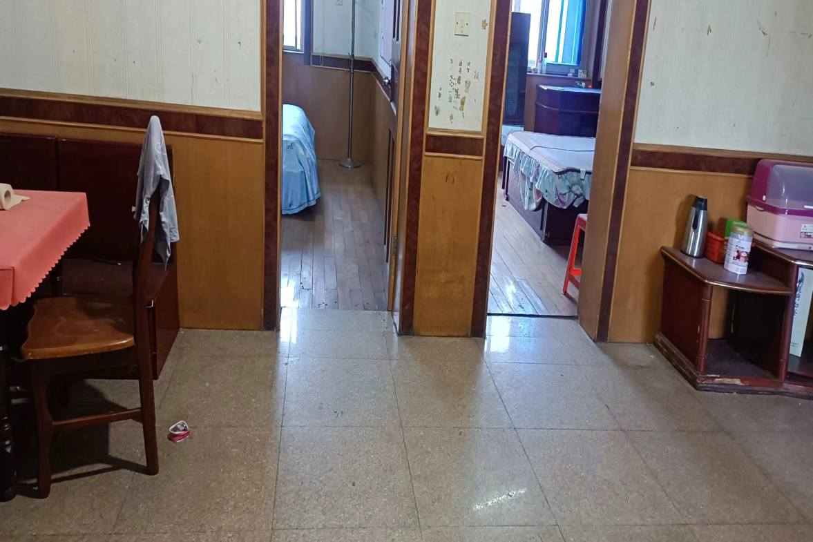 湖南省工程勘察院工勘分院  2室1厅1卫    37.0万客厅