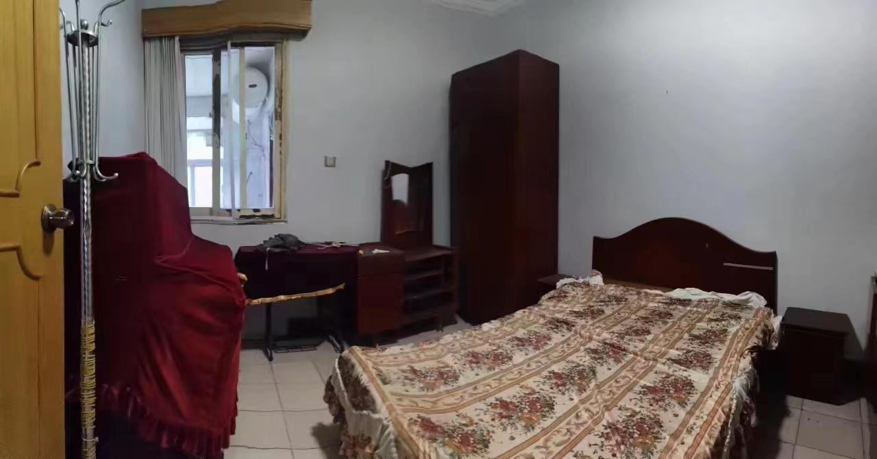 市人大政协机关大院住宅区(老市委) 3室2厅1卫 1200.0元/月 市人大政协机关大院住宅区(老市委) 3室2厅1卫 1200.0元/月室内图