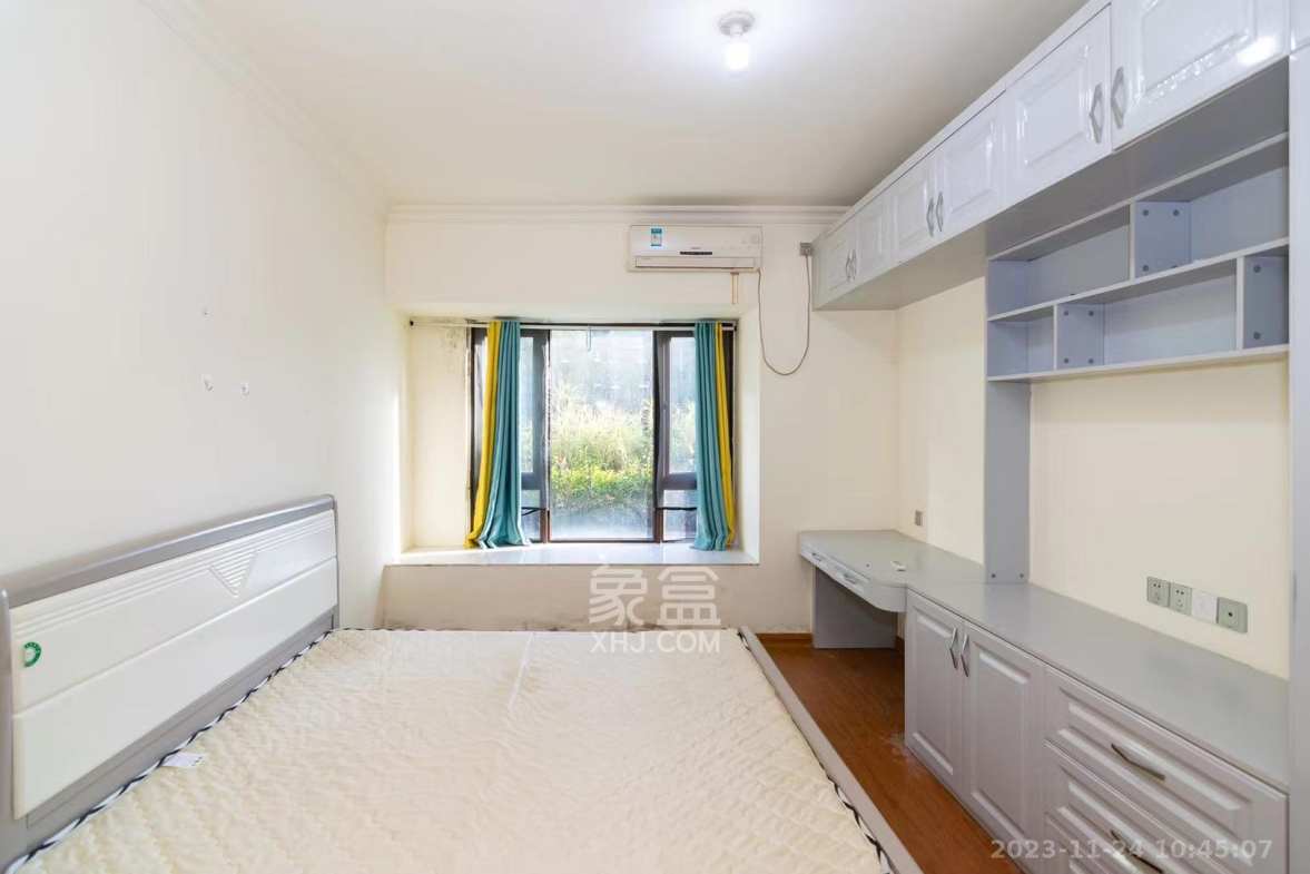 碧桂园高尔夫花园 4室2厅2卫 3000.0元/月 碧桂园高尔夫花园 4室2厅2卫 3000.0元/月室内图