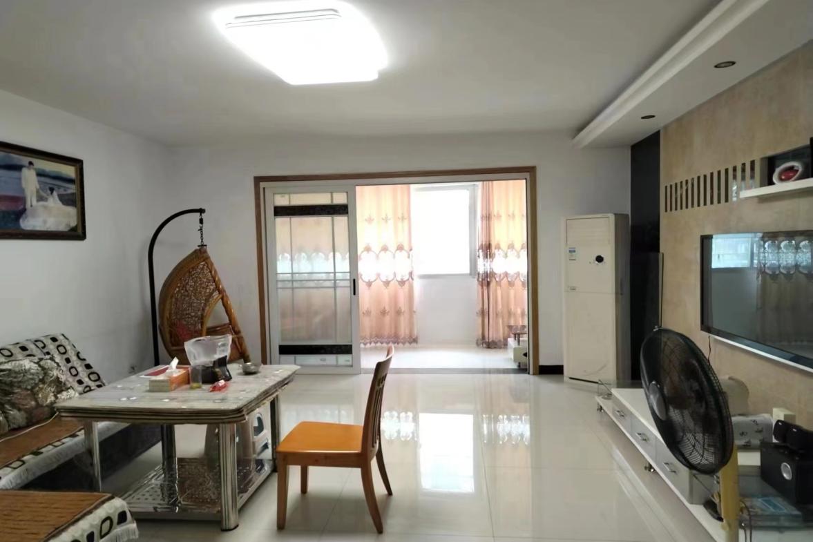 银海公寓  4室2厅2卫    88.0万室内图