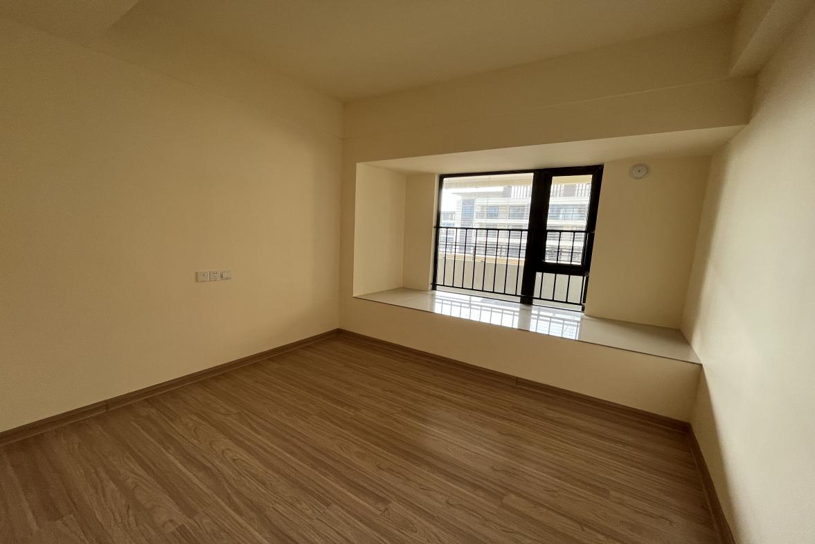 碧桂园翘楚棠  3室2厅2卫    1800.0元/月室内图