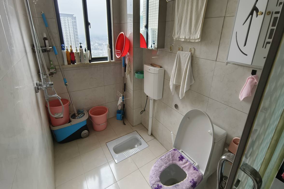 梓湖观邸  3室2厅2卫   3000.00元/月室内图