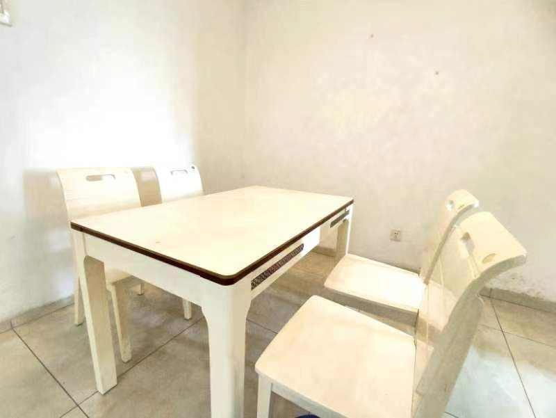 华辰汇景一、二期  3室2厅2卫    1800.0元/月室内图