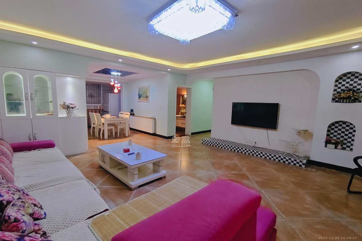 恒丰天湘华庭 4室2厅2卫 3200.0元/月 恒丰天湘华庭 4室2厅2卫 3200.0元/月室内图