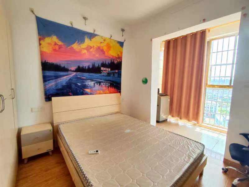 华辰汇景一、二期  3室2厅2卫    1800.0元/月室内图