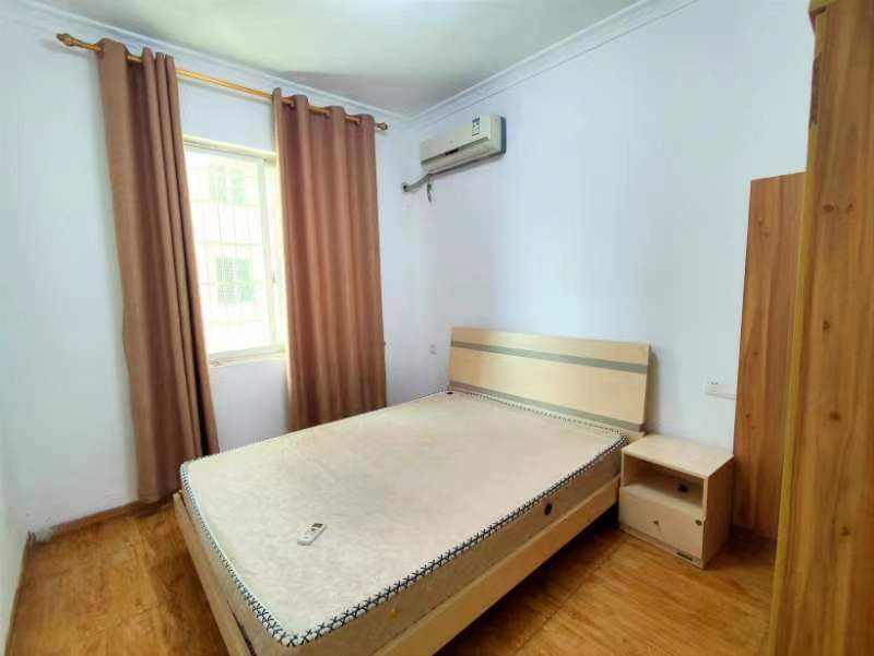 华辰汇景一、二期  3室2厅2卫    1800.0元/月室内图