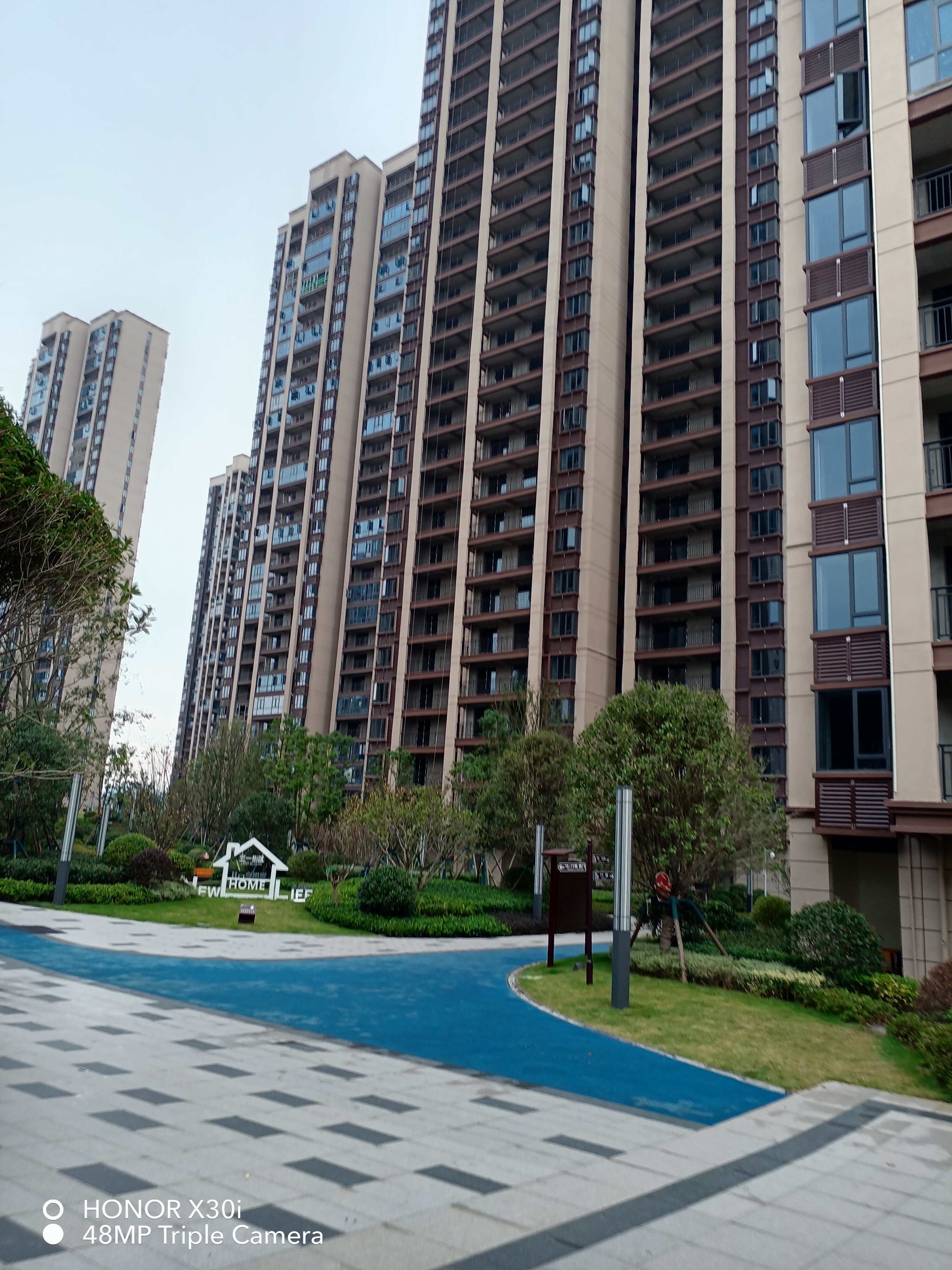 三一街区  3室2厅1卫    52.8万