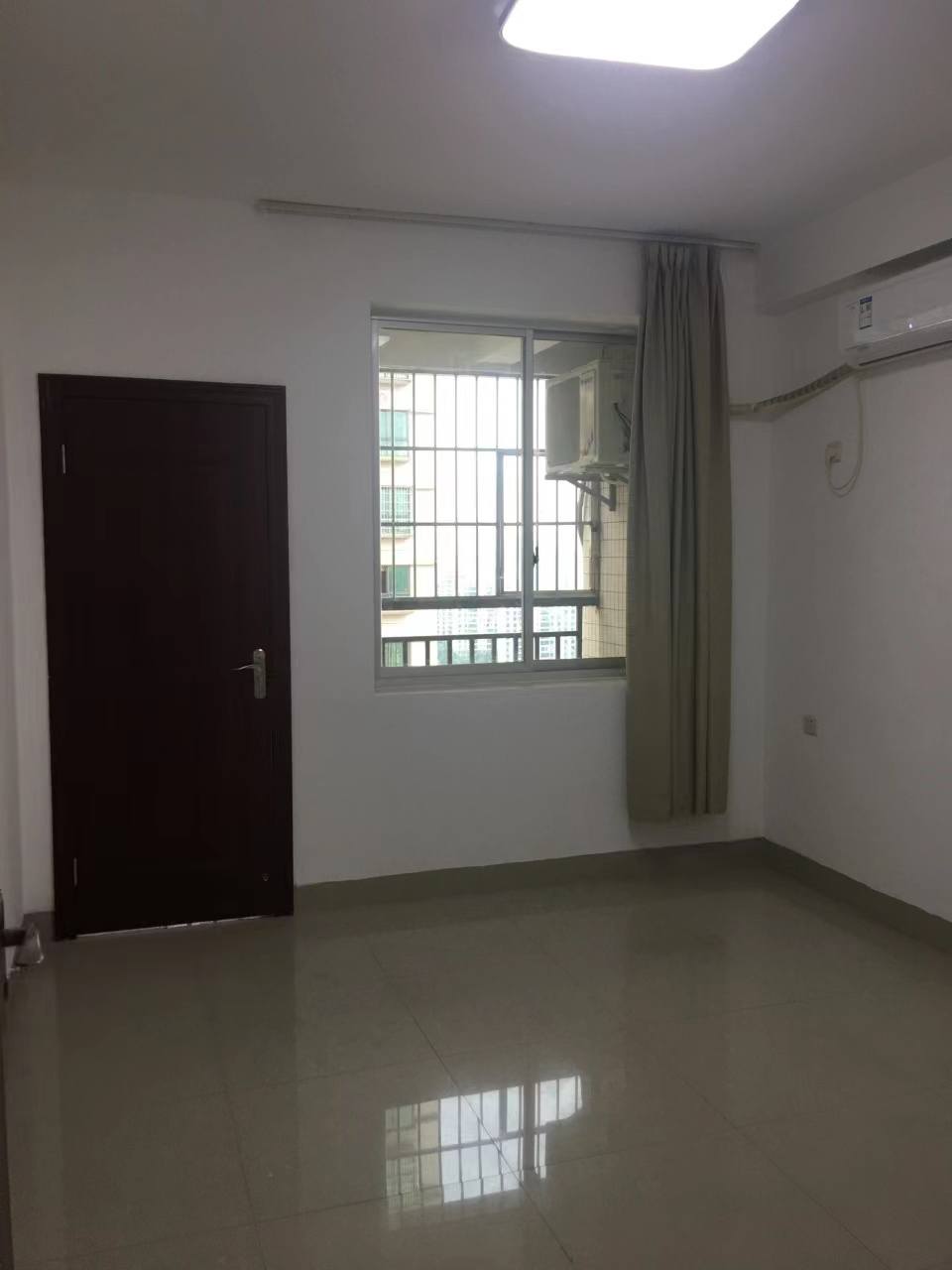 汇景花园  3室2厅2卫   3000.00元/月室内图