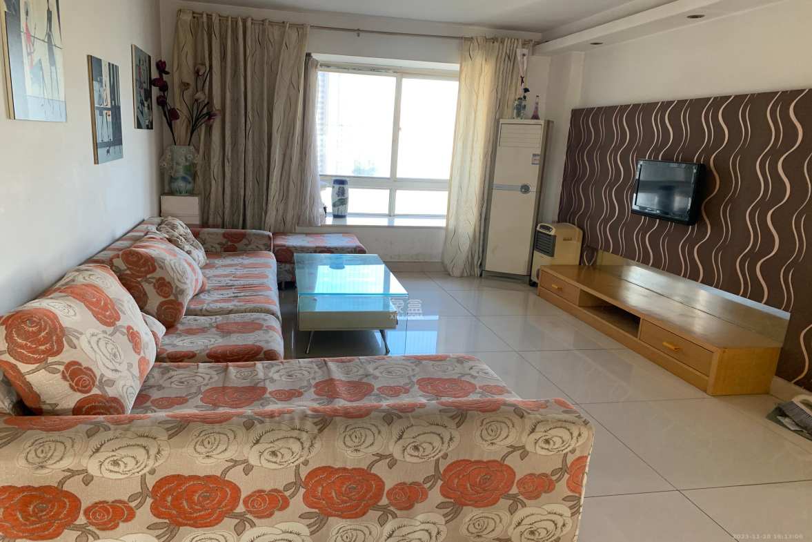 华欣公寓  3室2厅1卫    1900.0元/月室内图1