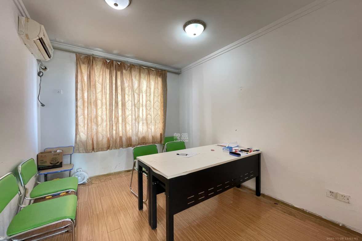 三重大厦(三重才园小区) 4室2厅2卫 4200.0元/月 三重大厦(三重才园小区) 4室2厅2卫 4200.0元/月室内图