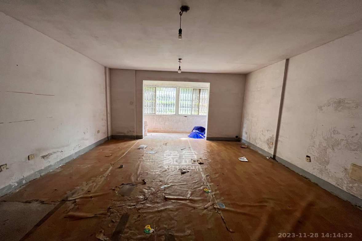 嘉盛华庭(一期、二期、三期) 3室2厅1卫 2800.0元/月 嘉盛华庭(一期、二期、三期) 3室2厅1卫 2800.0元/月室内图