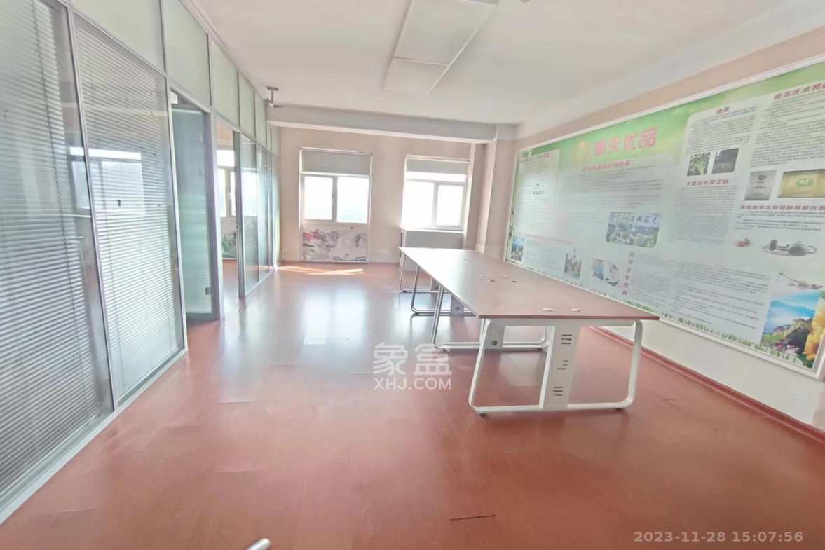 公园道  1室1厅1卫    2200.0元/月室内图