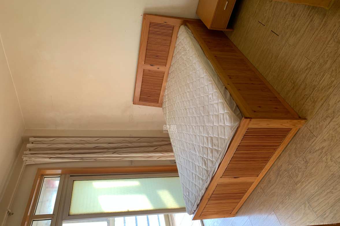 华欣公寓  3室2厅1卫    1900.0元/月室内图